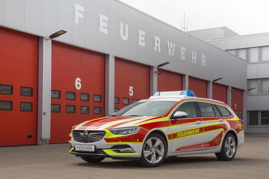  Opel Insignia Sports Tourer Feuerwehr KdoW 2017 года  (фото 1 из 2)